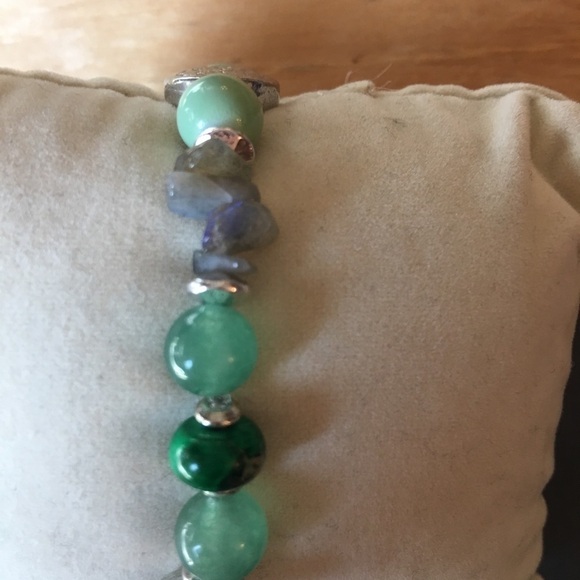 Green and silver multi stone beaded bracelet - Picture 5 of 8